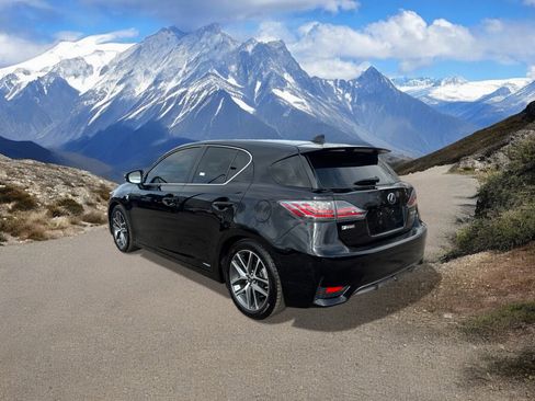 Used 2015 Lexus CT 200h w/ Navigation Package image 3