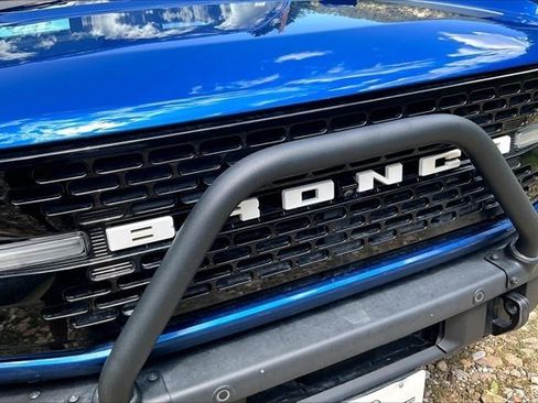 Used 2021 Ford Bronco First Edition AWD/4WD image 31