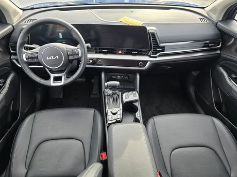 Certified 2025 Kia Sportage EX image 19