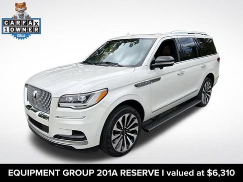 Used 2024 Lincoln Navigator Reserve AWD/4WD image 3