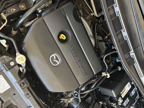 Used 2014 MAZDA MAZDA5 Sport image 28