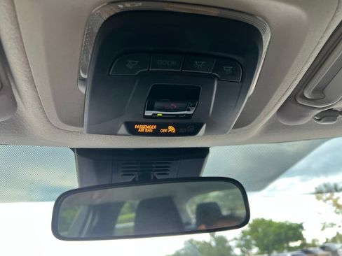 Used 2025 Toyota Corolla LE FWD image 34