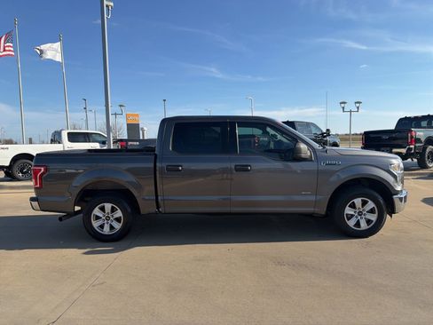 Used 2016 Ford F150 XLT image 7