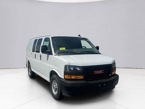New 2025 GMC Savana 3500 w/ Driver Convenience Package image 14