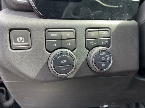 Used 2024 Chevrolet Silverado 1500 High Country AWD/4WD image 21