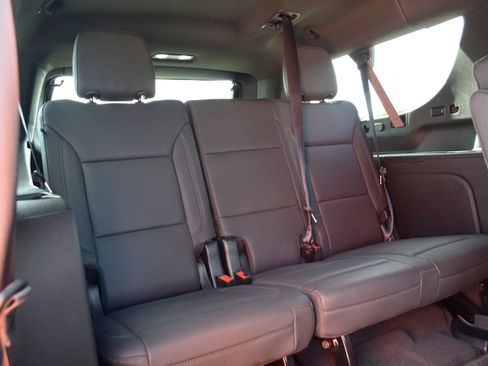 Used 2023 Chevrolet Suburban Z71 w/ Off-Road Capability Package AWD/4WD image 21