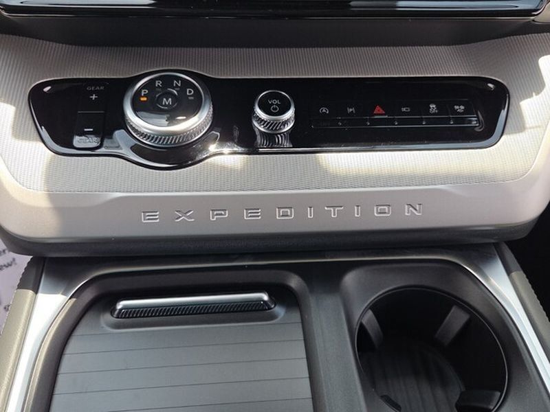 New 2027 Ford Expedition Active RWD image 22