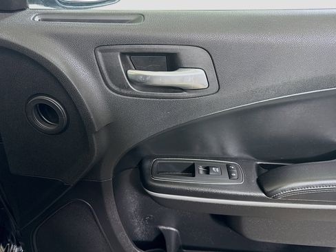 Used 2019 Dodge Charger SXT w/ Leather Interior Group image 31