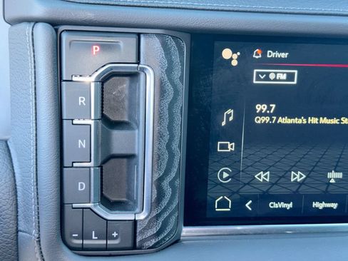 Used 2024 GMC Yukon XL Denali RWD image 23