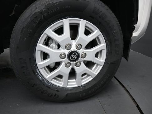 Used 2024 Toyota Tacoma SR AWD/4WD image 11