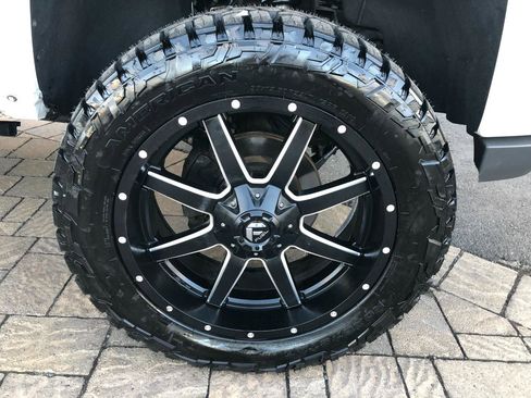 Used 2017 Chevrolet Silverado 1500 LTZ Z71 w/ Redline Edition image 9