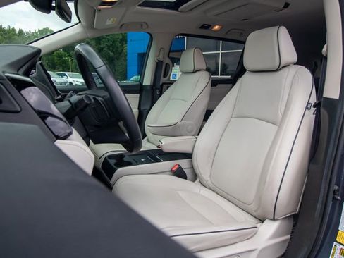 Used 2025 Honda Odyssey Touring image 8