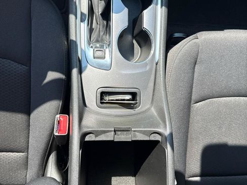 Used 2025 Chevrolet Malibu LT FWD image 16
