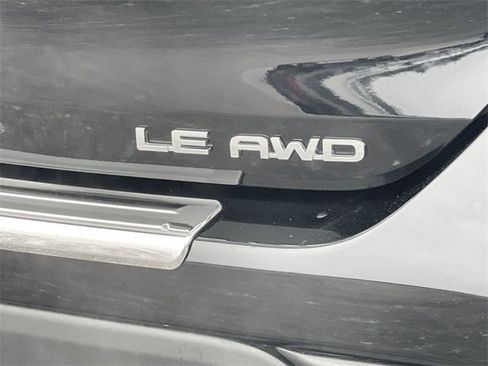 Used 2022 Toyota Highlander LE image 30