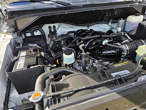 Used 2021 Nissan NV 3500 SV image 24