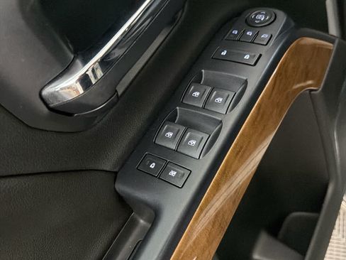 Used 2018 Chevrolet Silverado 1500 LTZ RWD image 23