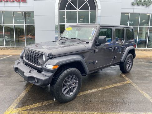 Used 2024 Jeep Wrangler Unlimited Sport AWD/4WD image 1