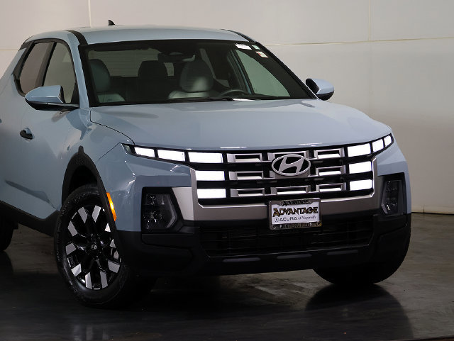 Used 2025 Hyundai Santa Cruz SE AWD/4WD image 6