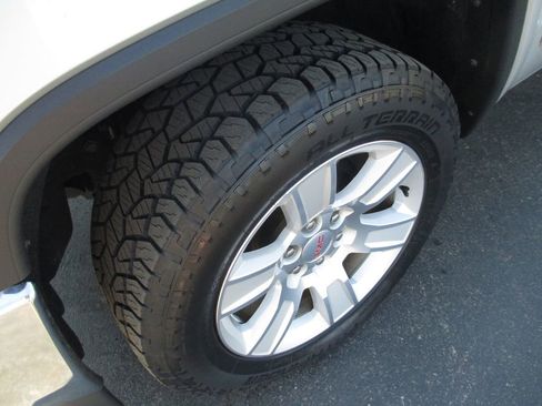 Used 2019 GMC Sierra 1500 SLE w/ SLE Value Package image 11