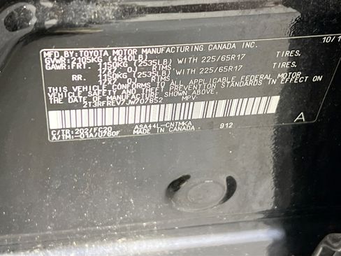 Used 2018 Toyota RAV4 XLE w/ Plus Extra Value Package image 30