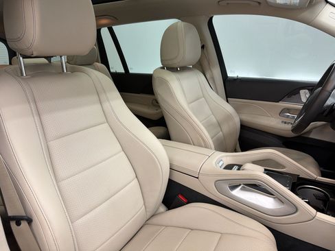 Used 2020 Mercedes-Benz GLS 450 4MATIC image 31