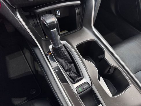 Used 2018 Honda Accord Touring image 24