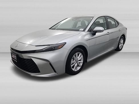 Used 2026 Toyota Camry LE FWD image 7