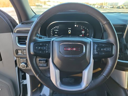 Used 2022 GMC Yukon XL SLT w/ SLT Premium Package image 22