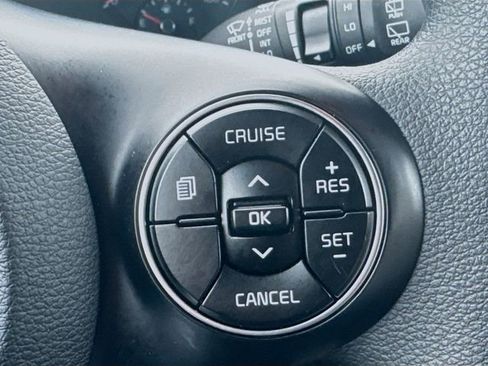 Used 2022 Kia Soul LX image 17