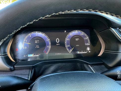 Certified 2023 Jeep Grand Cherokee Limited image 18