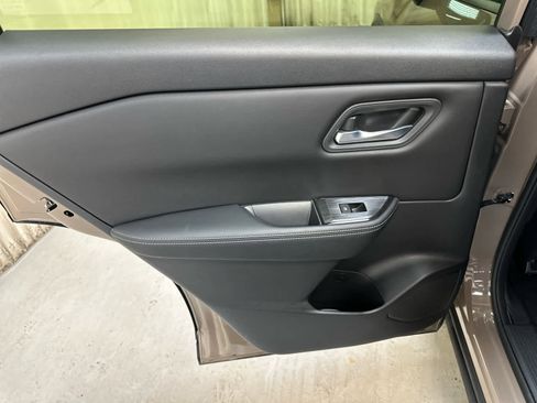 Certified 2024 Nissan Rogue SV image 25