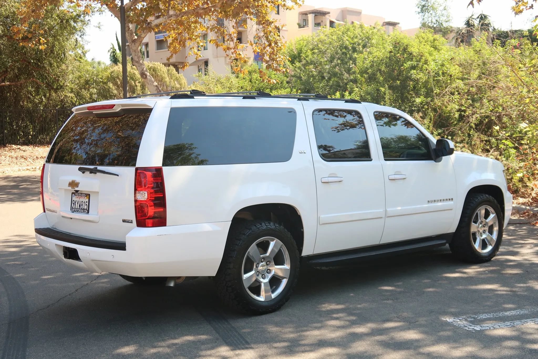 Used 2007 Chevrolet Suburban LTZ w/ LTZ Preferred Equipment Group RWD image 10