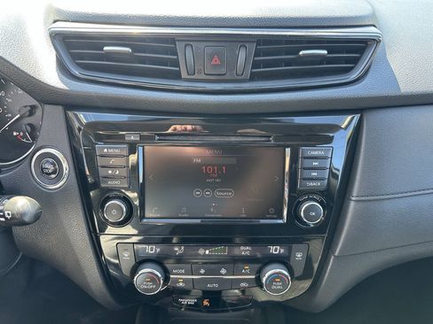 Used 2019 Nissan Rogue SV FWD image 14
