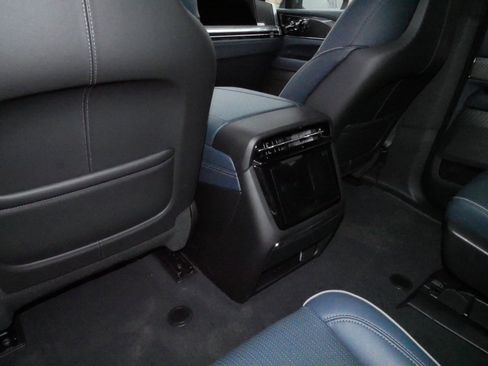 New 2025 Cadillac Escalade IQ Sport 2 w/ LPO, ONYX Package image 15