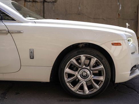 Used 2017 Rolls-Royce Wraith RWD image 11