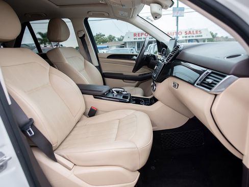 Used 2017 Mercedes-Benz GLE 350 w/ Premium 1 Package image 19