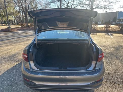 Used 2024 Volkswagen Jetta SE image 16