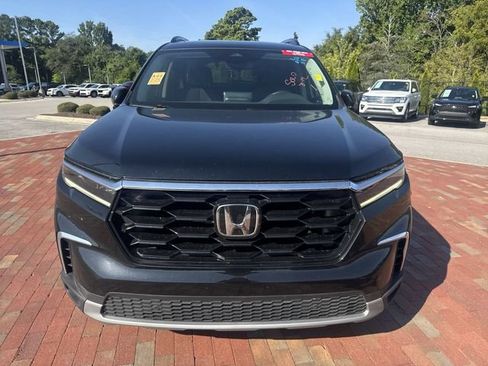 Used 2025 Honda Pilot Touring image 25