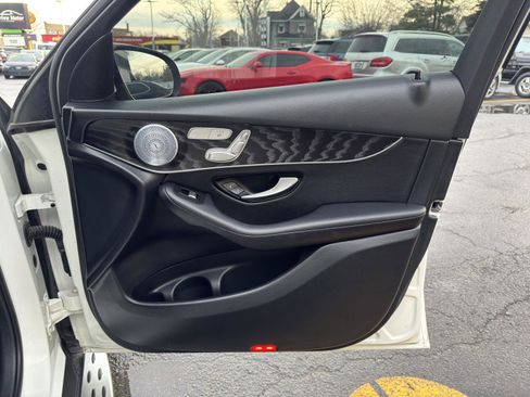 Used 2018 Mercedes-Benz GLC 300 4MATIC Coupe image 38