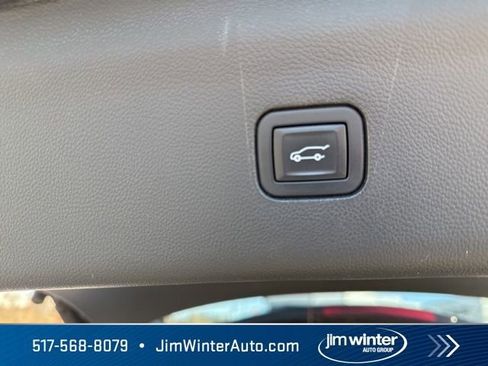 Used 2020 Buick Enclave Essence w/ Sound and Sites Package image 25