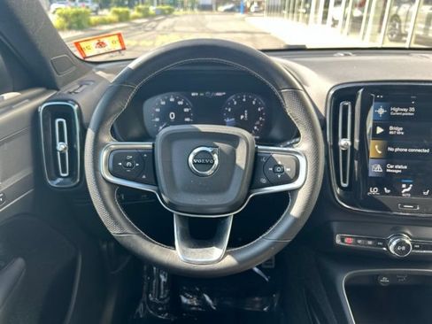 Used 2021 Volvo XC40 T5 R-Design w/ Climate Package AWD/4WD image 18