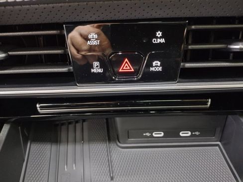 New 2026 Volkswagen Atlas Peak Edition image 36