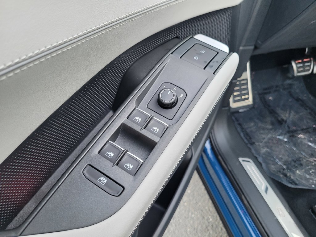 New 2027 Volkswagen Atlas SEL R-Line AWD/4WD image 26