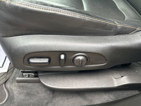 Used 2020 Chevrolet Traverse Premier image 23