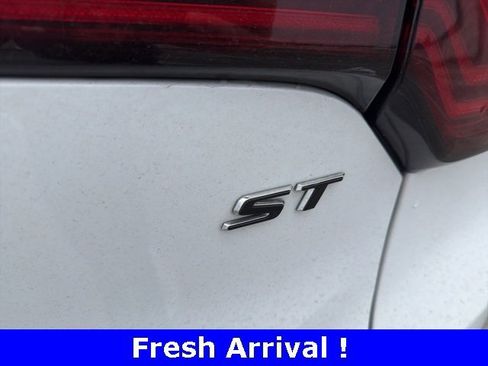 Used 2024 Buick Encore GX Sport Touring w/ Comfort Package image 13