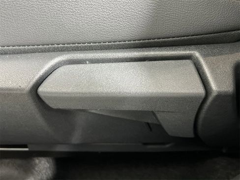 New 2025 Nissan Kicks SR image 14