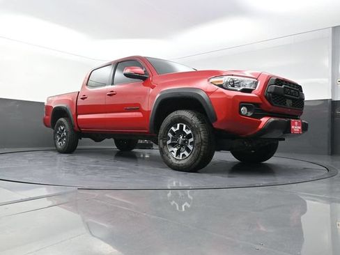 Used 2022 Toyota Tacoma TRD Off-Road w/ Technology Package AWD/4WD image 30