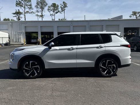 Used 2022 Mitsubishi Outlander ES AWD/4WD image 3