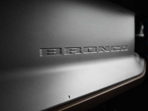 Used 2023 Ford Bronco Outer Banks AWD/4WD image 16