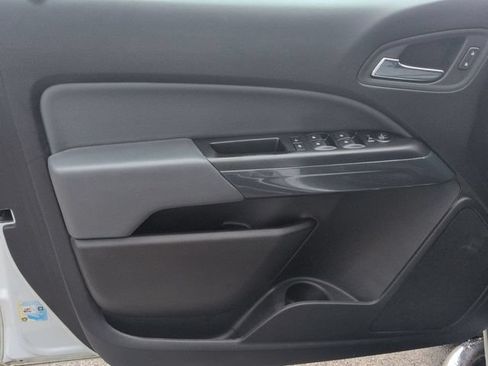 Used 2019 Chevrolet Colorado Z71 AWD/4WD image 24